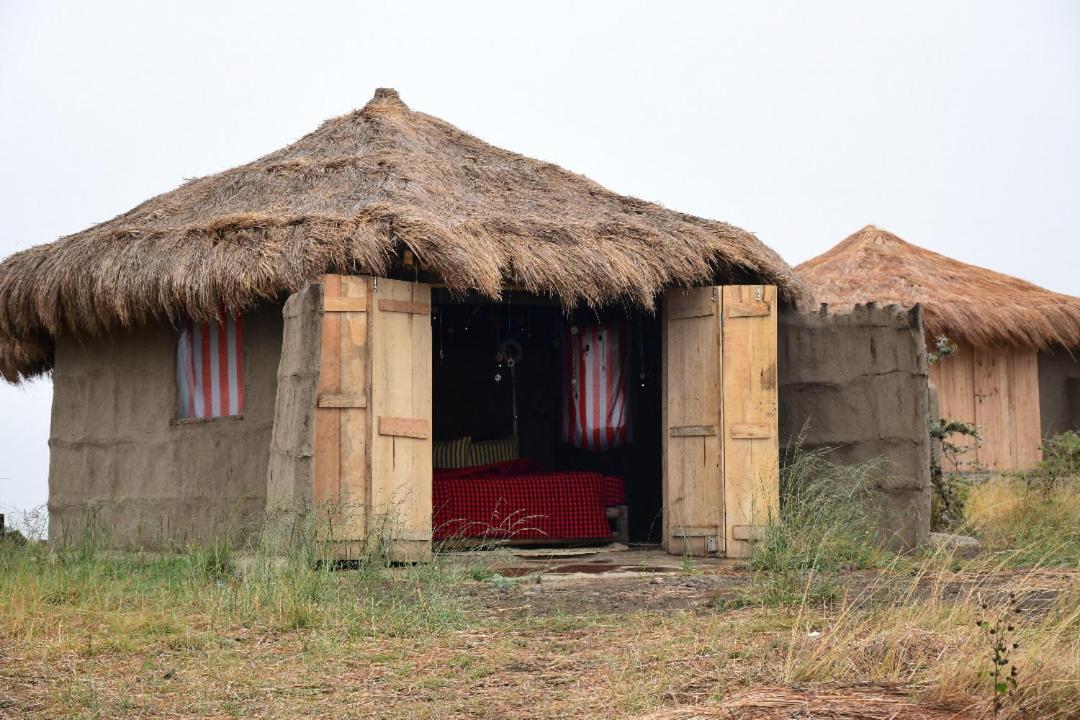 Osiligilai Maasai Lodge Sanya Juu Exteriör bild